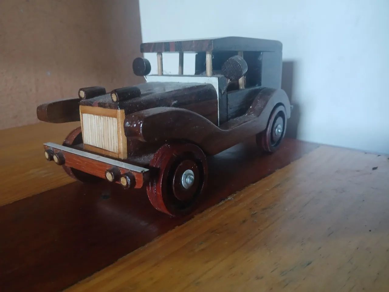 Carro de madeira artesanal