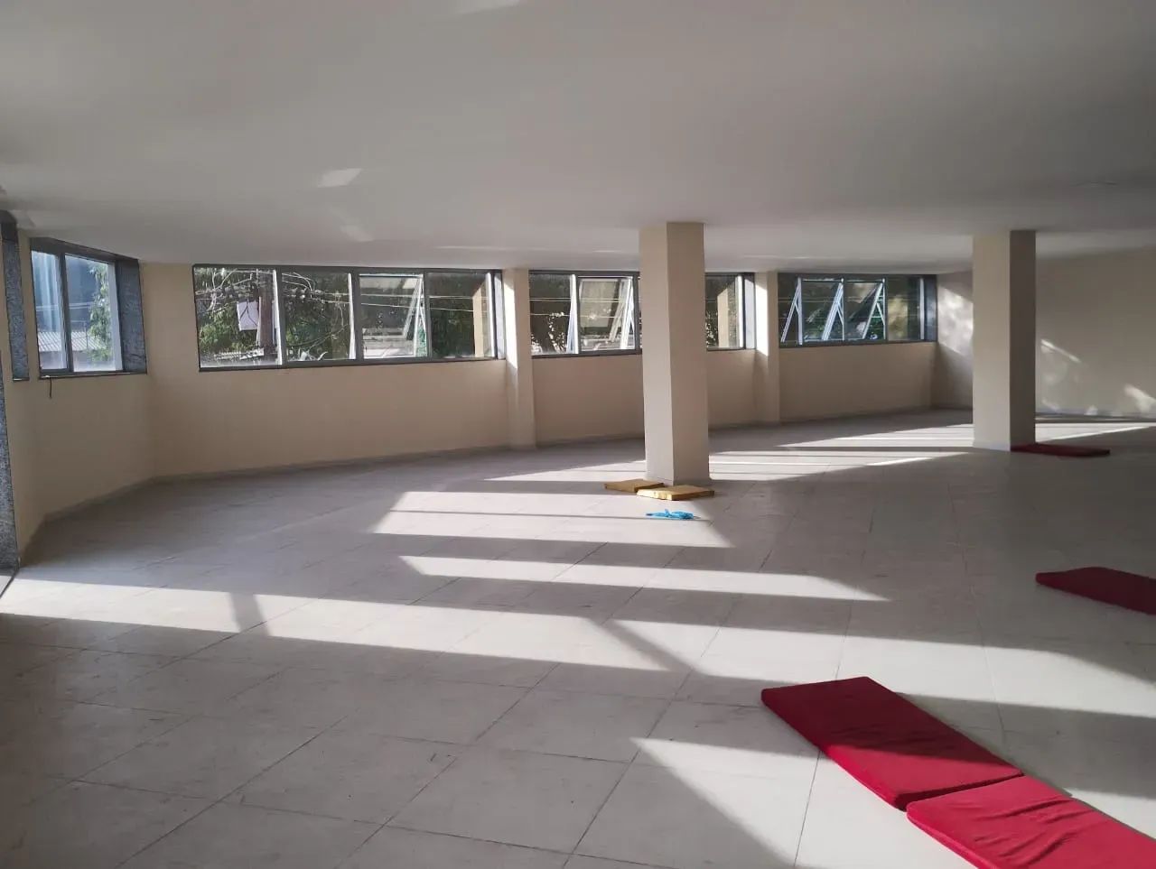Prédio Comercial - Santa Cruz da Serra - 1.000 m2 - Cód. 1690