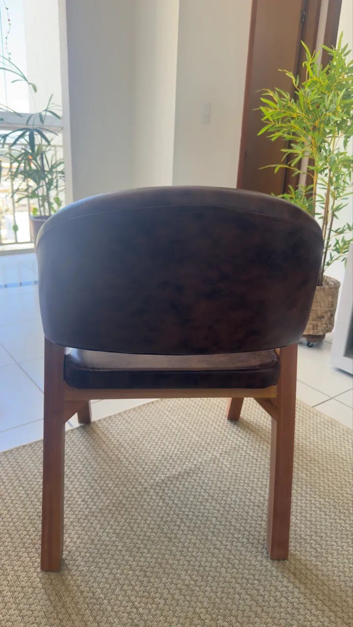 Vendo cadeira de corino - Foto 3