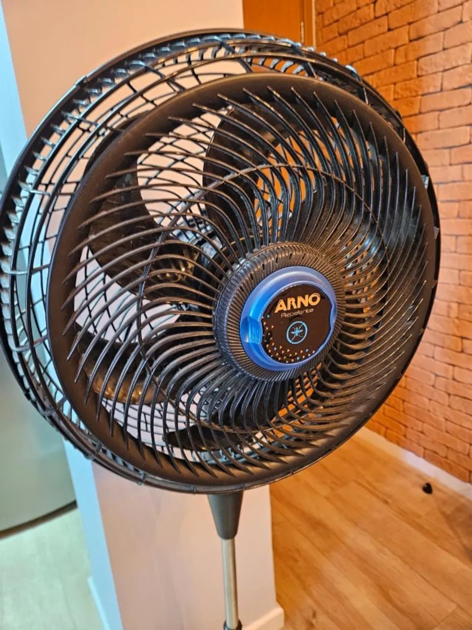 Ventilador de Coluna Arno Ultra Silence Force com função de Repelente Líquido - Foto 3