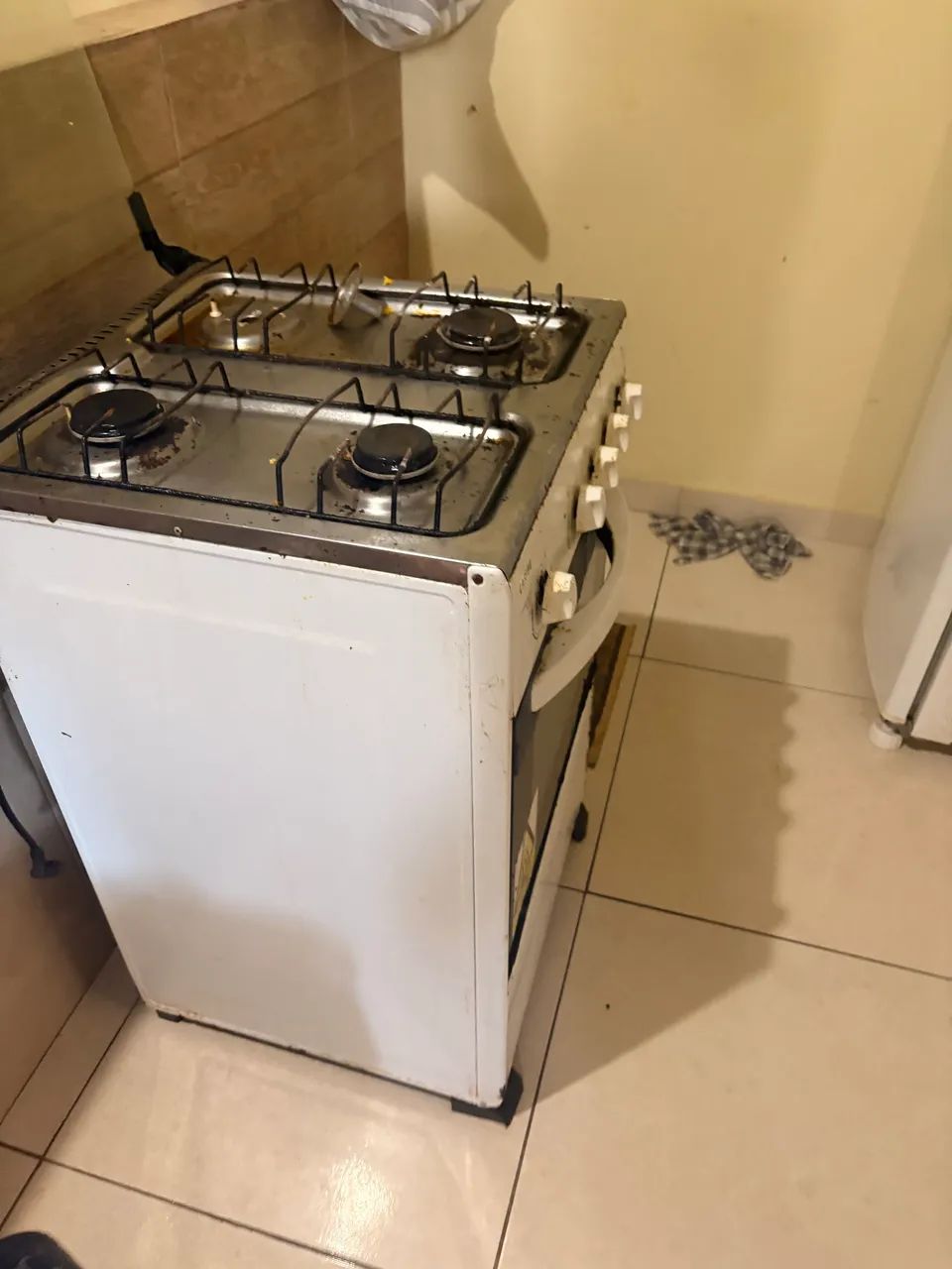 Vende-se fogão e sofá  - Foto 2