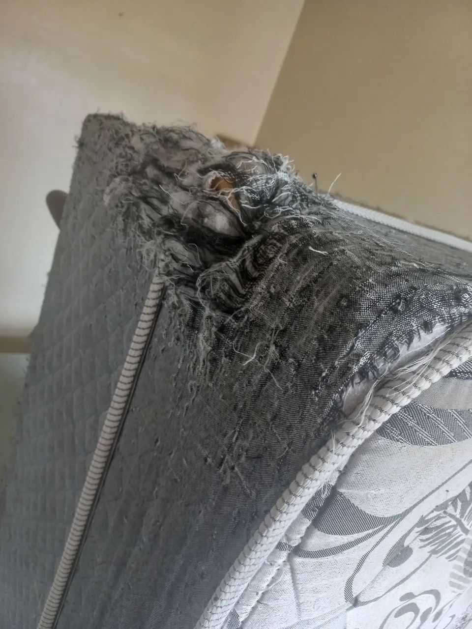 Vendo cama de solteiro - Foto 3
