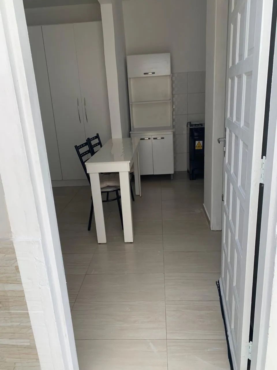 Kitnet mobiliada no roçado para até 2 pessoas / excelente localização - Foto 3