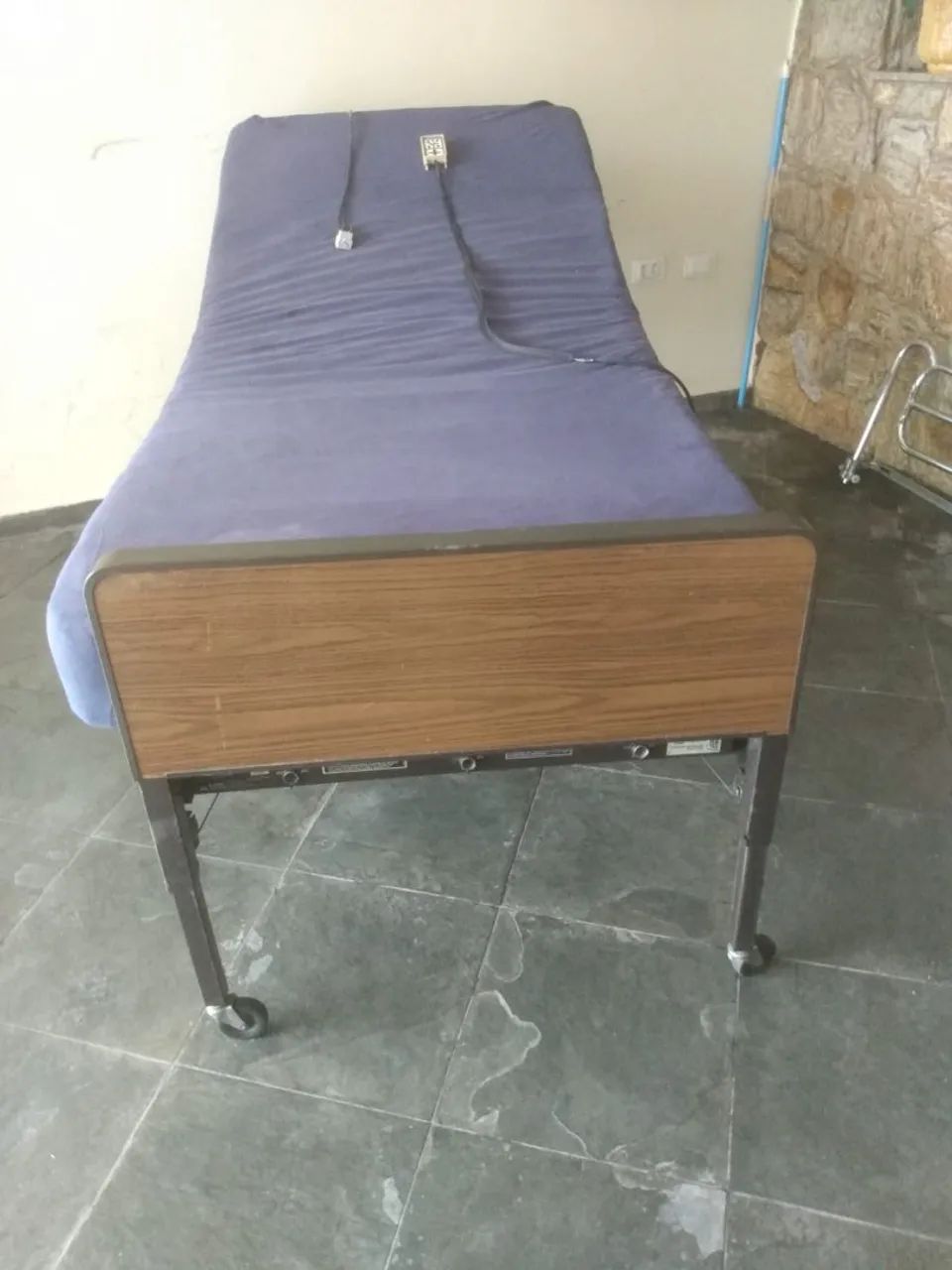 Cama Hospitalar Elétrica - Usada - Foto 2