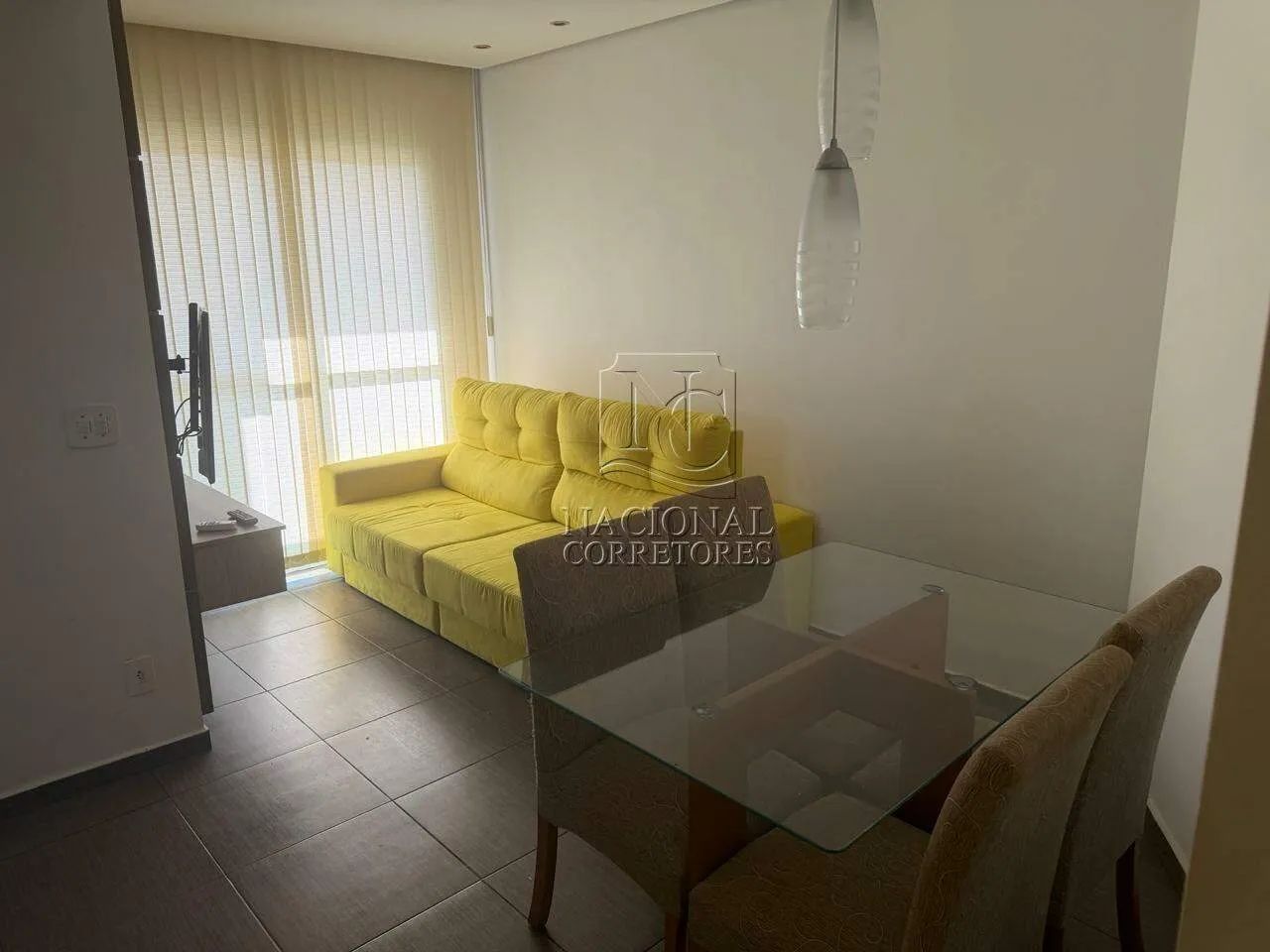 Apartamento com 48 m² - 2 dormitórios, 1 suíte, 1 vaga.