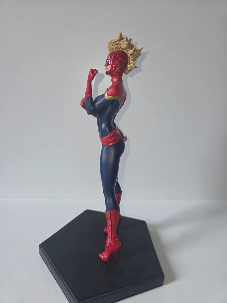 Capitã marvel comics delux iron studios 1/10 - Foto 4