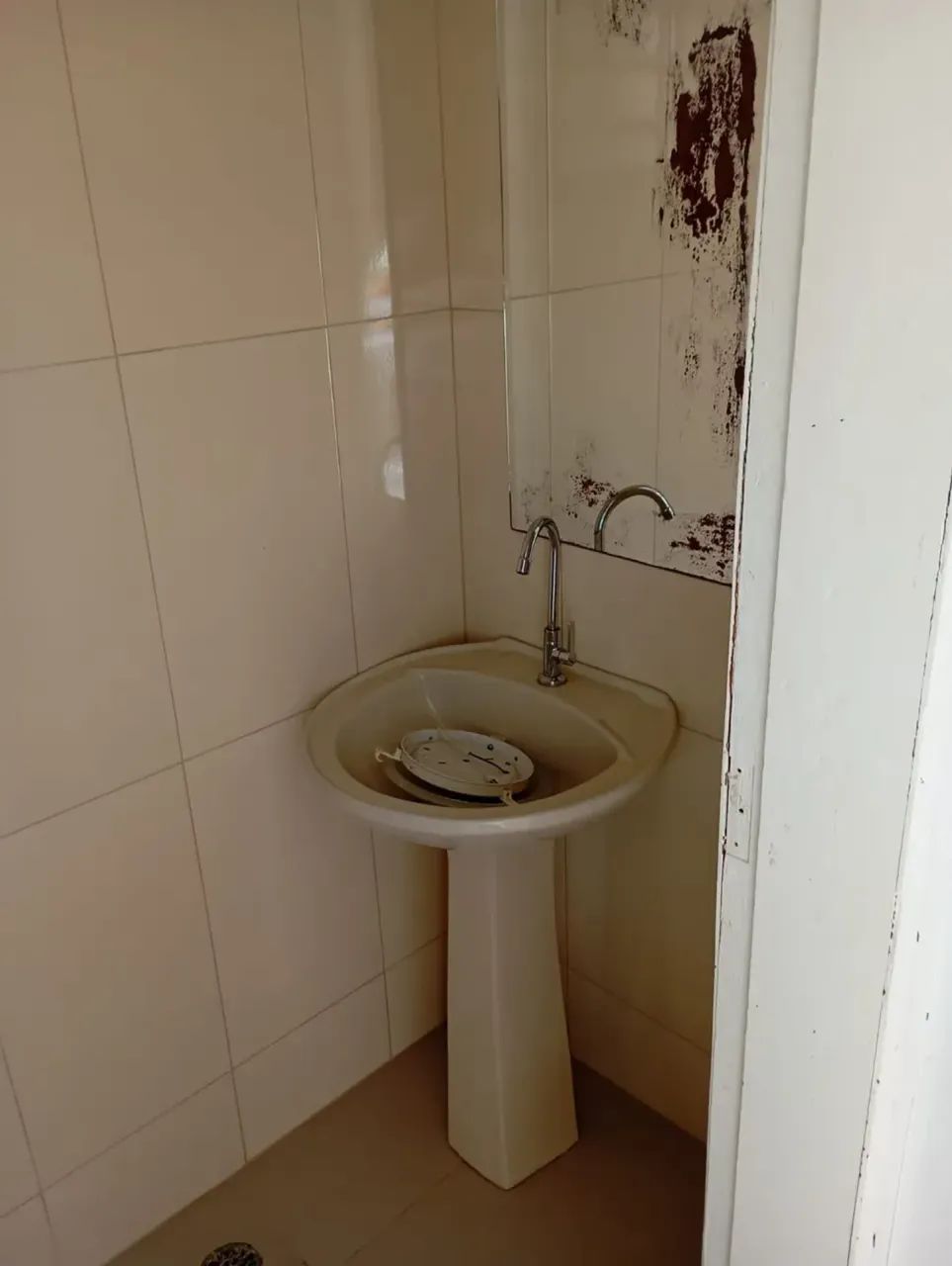 ALUGA-SE APARTAMENTO  ILHAS DO SUL III - Foto 3