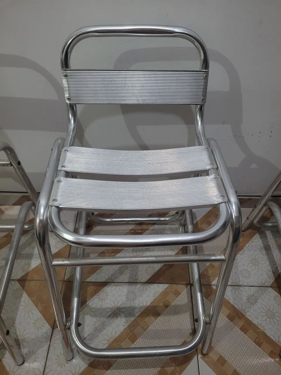 04 Banquetas de alumínio  - Foto 3