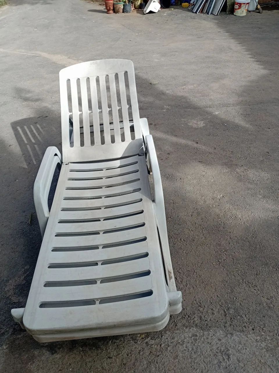 ESPREGUIÇADEIRA 