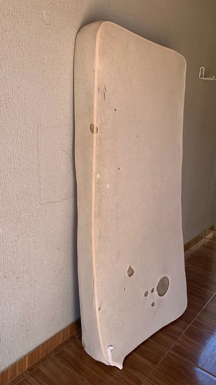 Colchão solteiro de molas DOAÇÃO 