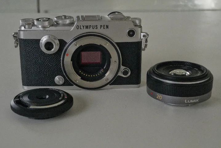 Câmera Olympus Pen-F Digital + Lente Lumix 20mm f/1.7 - Câmeras e