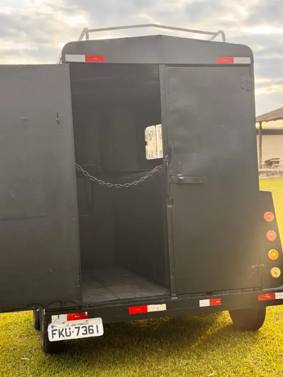 Trailer para 2 cavalos ano 2013 - Foto 4