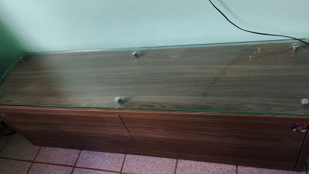 Rack baú de madeira com vidro suspenso  - Foto 2