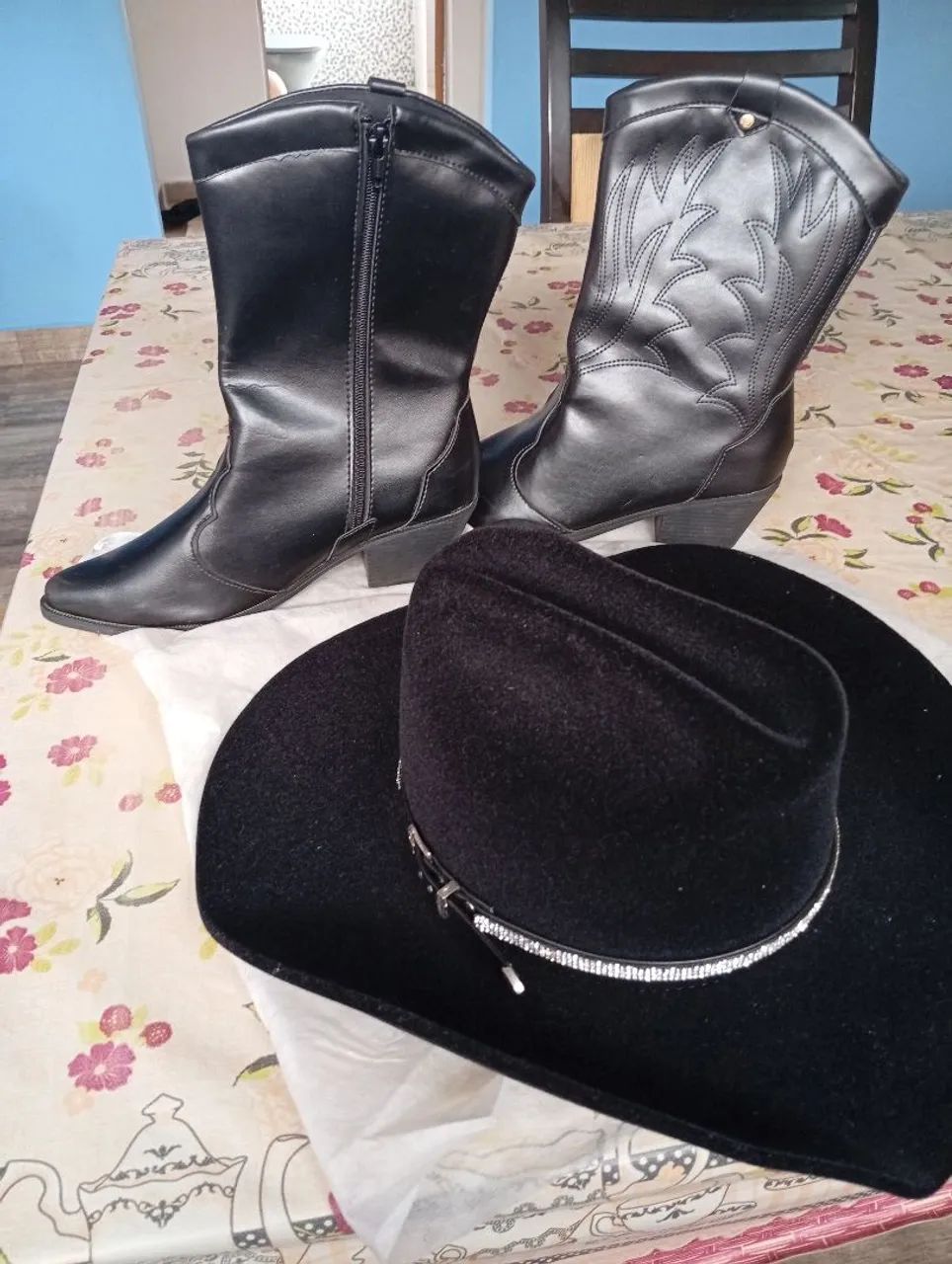 Chapéu e Bota 36 super lindos. - Foto 2