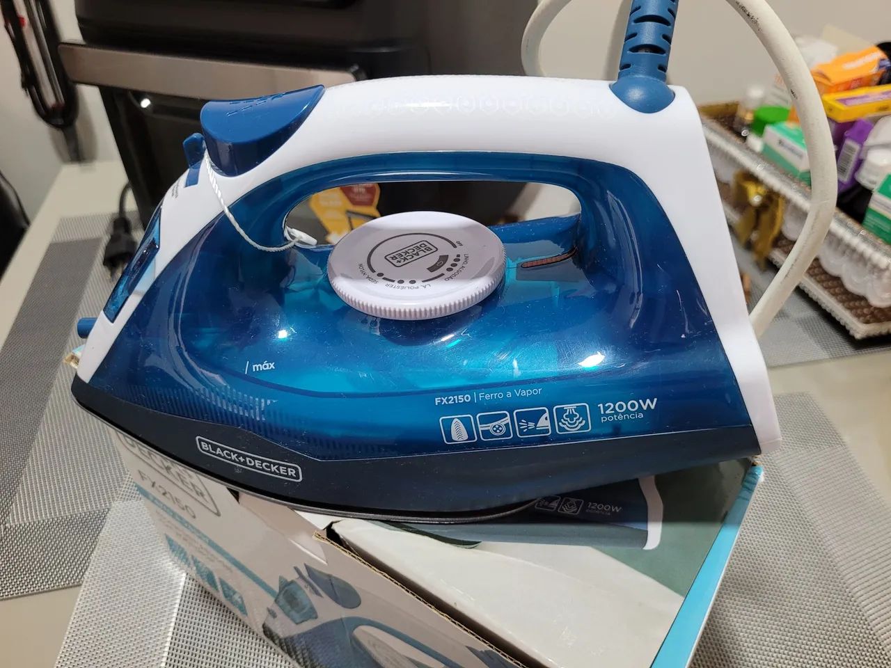 Ferro de Passar Roupas Black & Decker  - Foto 2