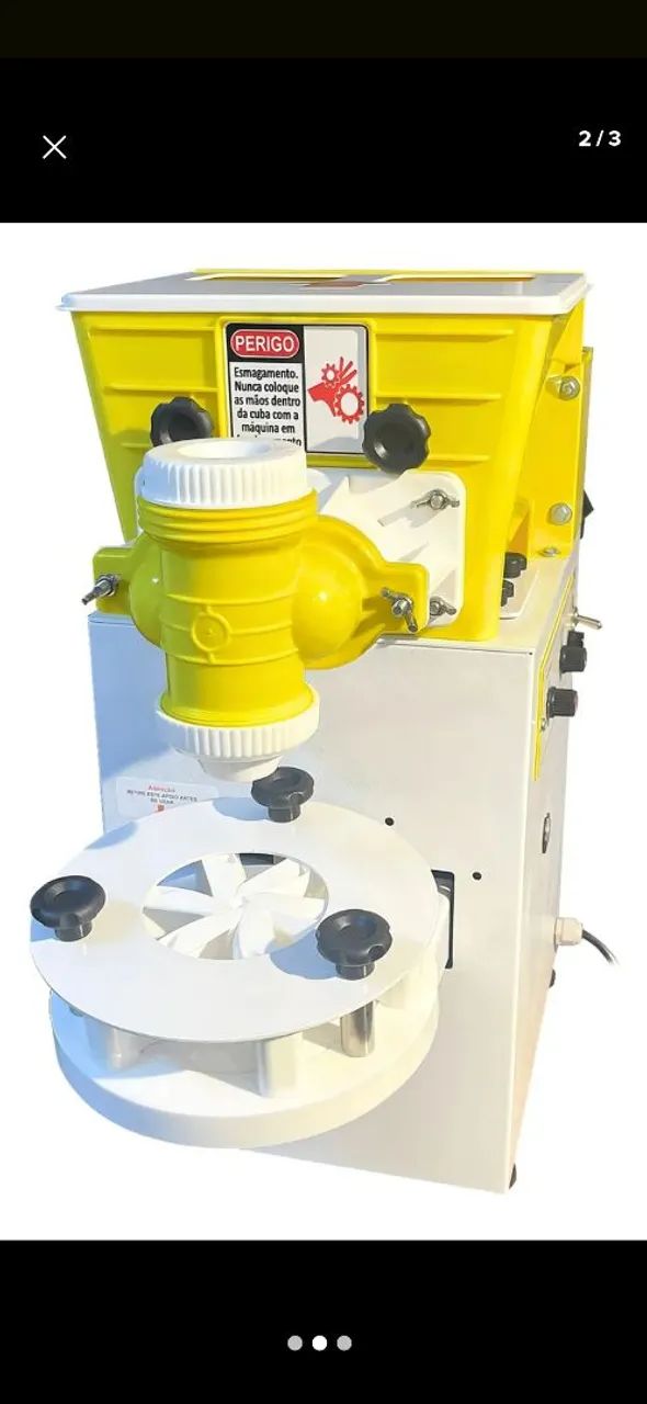 Vende-se essa makina de fazer salgadinho de festa
