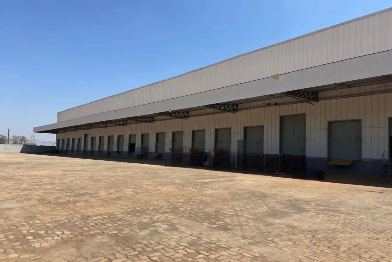 Galpão logístico em condomínio com 4.000m² Pé Direito 12m, 8 Docas, Estacionamento 30.000m - Foto 3