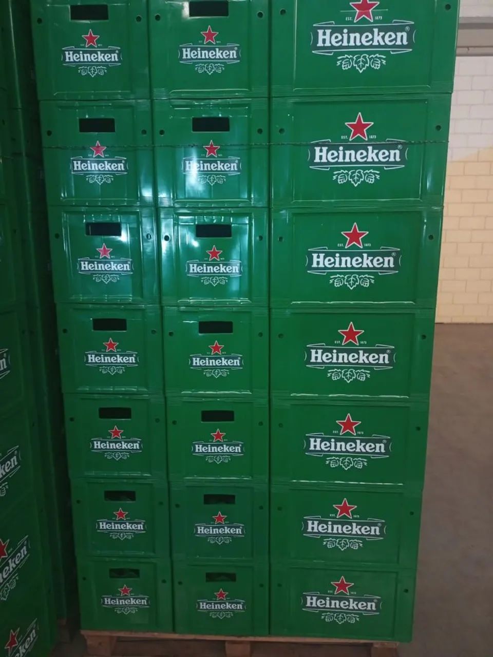 CAIXA HEINEKEN COM CASCOS R$ 40,00