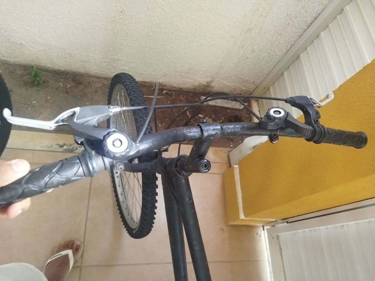 Bicicleta aro 26 em perfeito estado para uso ! - Foto 4