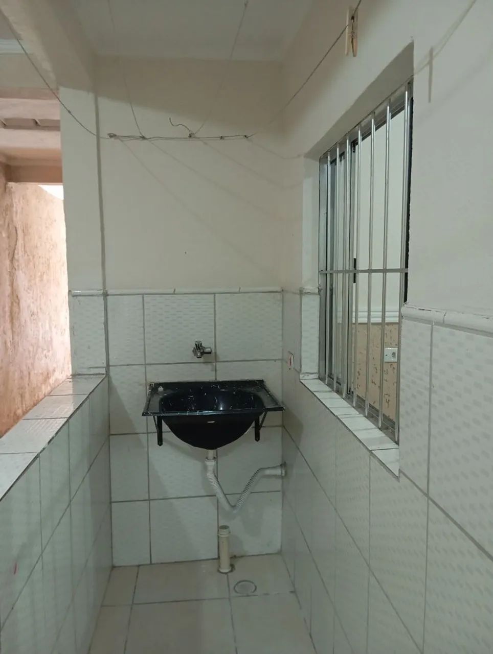 *Aluga-se casa de 3 cômodos/Kitnets * - Foto 2