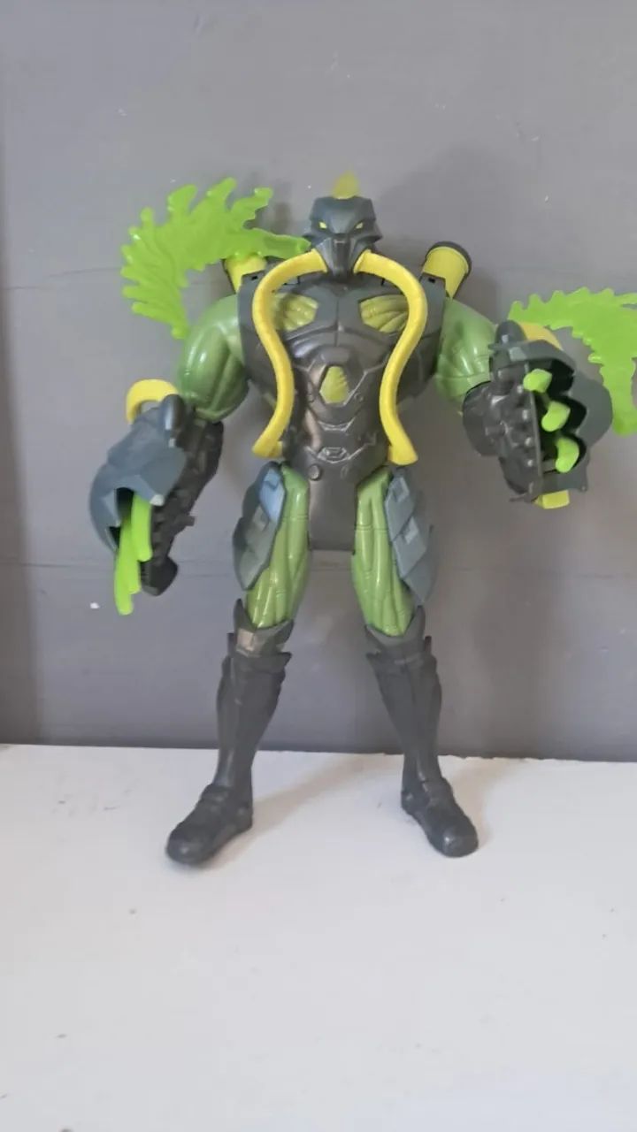 Boneco do Max Steel