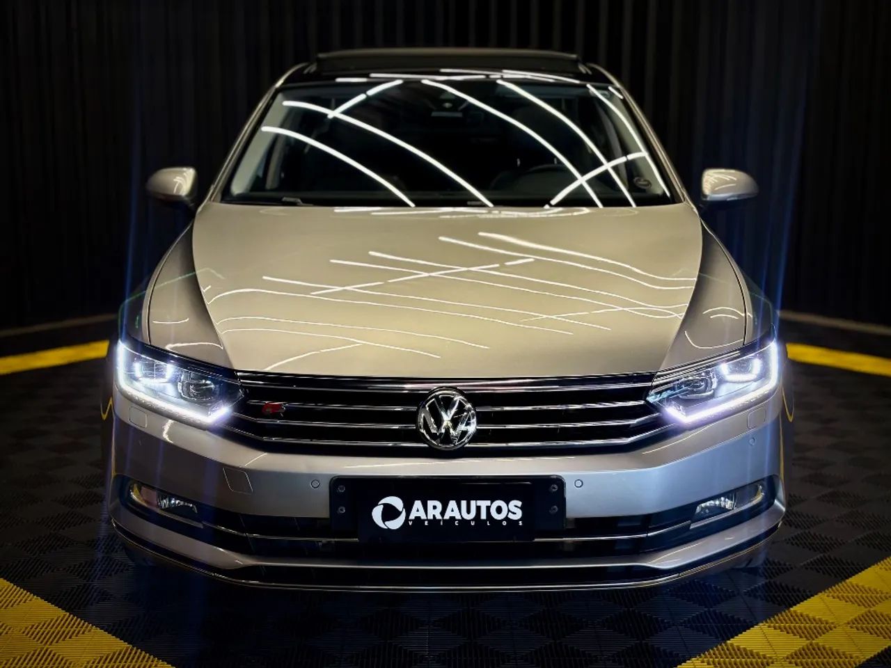 Volkswagen Passat Highline 2.0 TSI 220cv Tip. 2017 - Foto 3