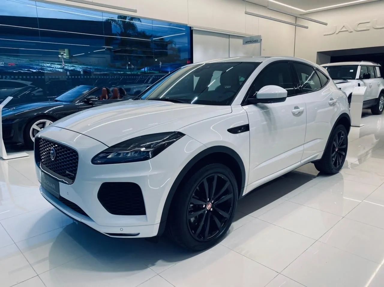 Jaguar E-Pace R-dynamic S 2.0 AWD 249cv Aut. 2019 - Foto 4