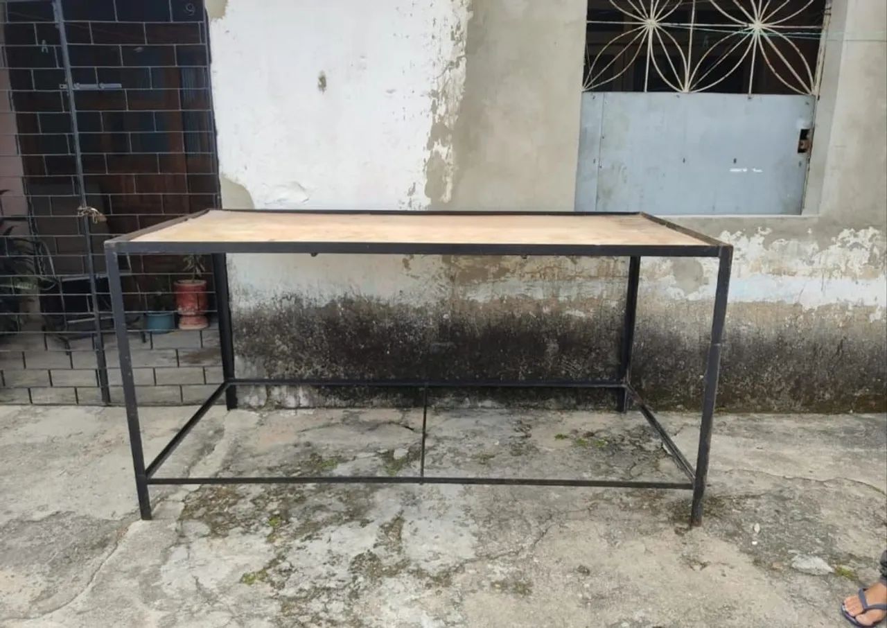 Banca de feira com 2 bases medindo 2 x 1.20
