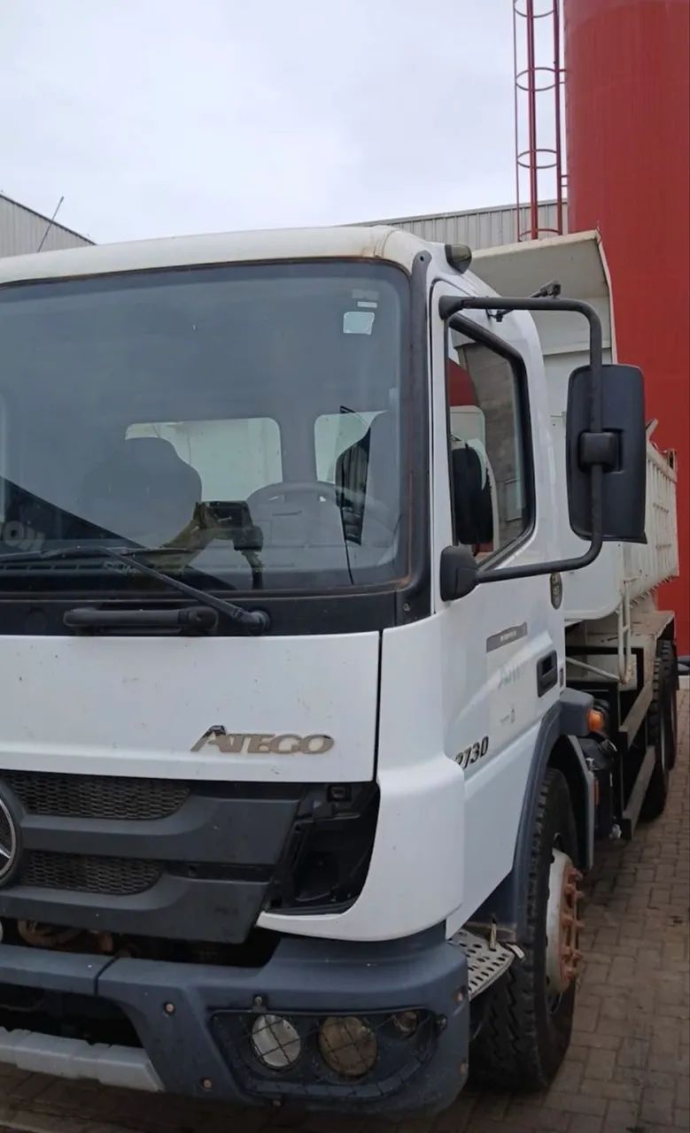 MB 2730 ano 2021, 6x4, com caçamba de 12 ?, automático, em SP