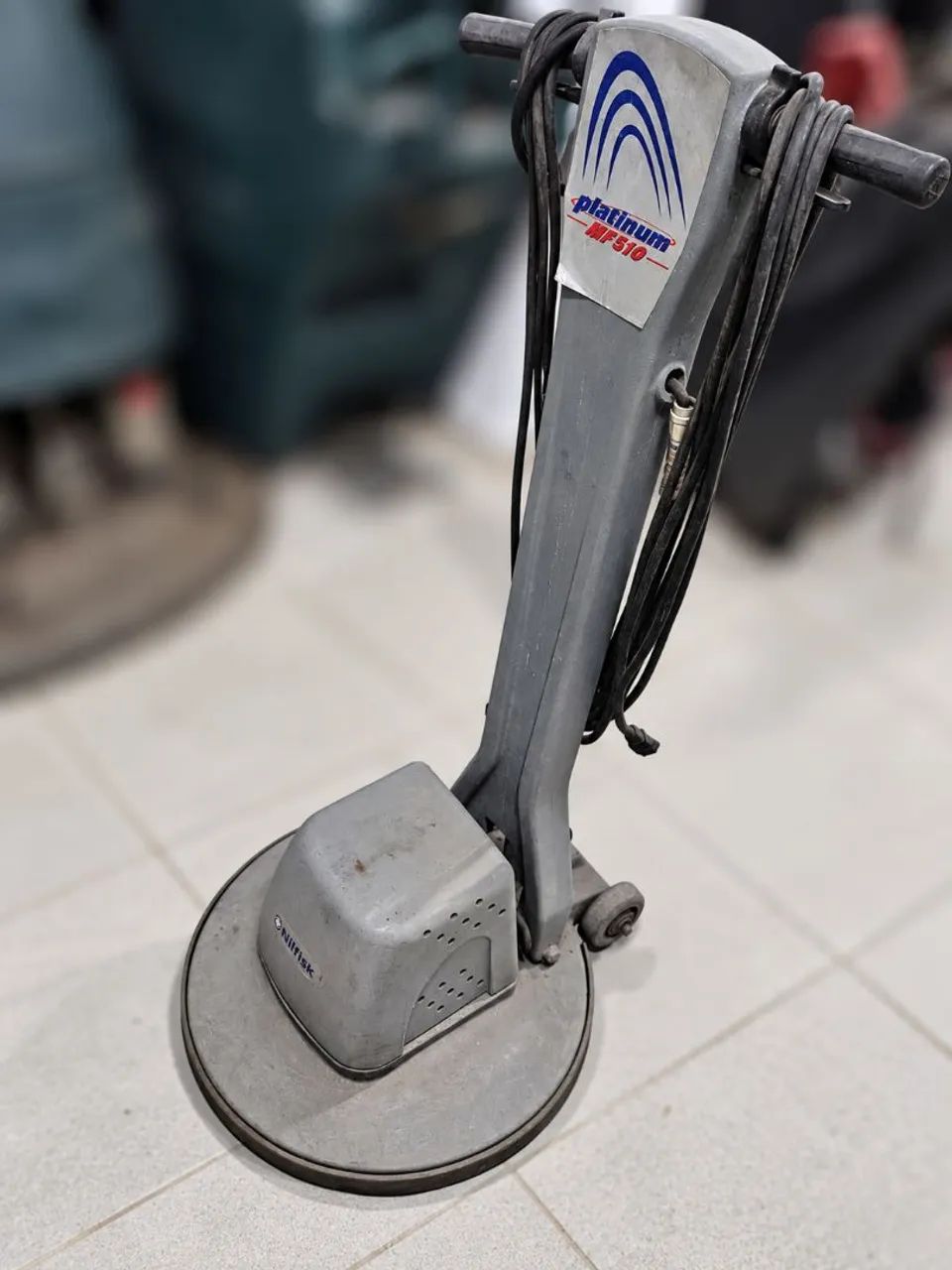 Enceradeira de pisos Platinum MF510  - Foto 2