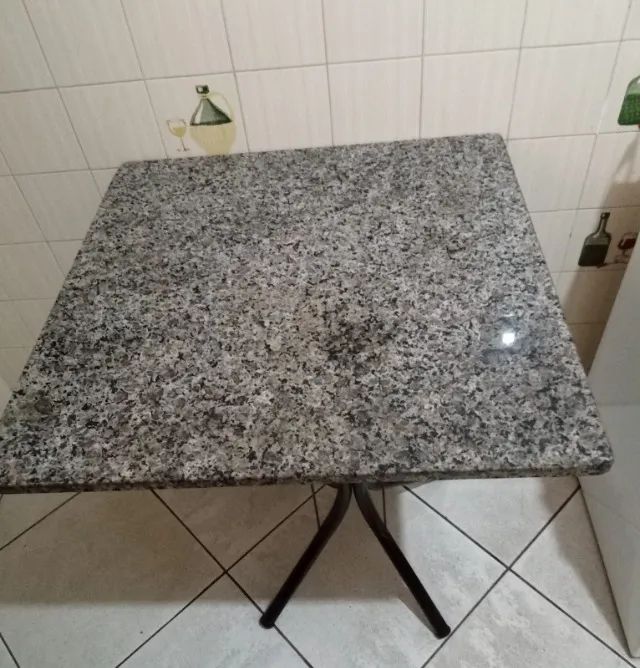 Mesa de Jantar 70x70 cm Preta com Granito Ocre  - Foto 2