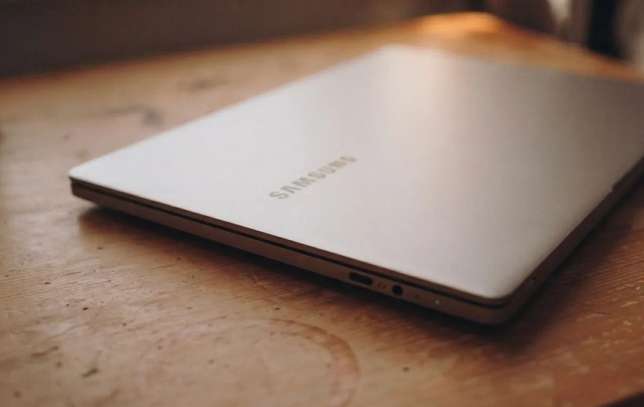 Notebook Samsung Prata Impecável, Semi Novo! - Foto 3