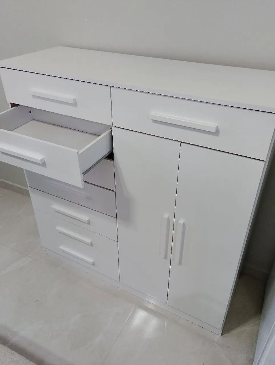 Cômoda 8 gavetas 