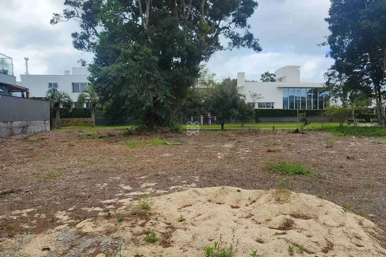 Lote à Venda em Jurerê Internacional com 701 m² Perto do Open Shopping - Foto 5