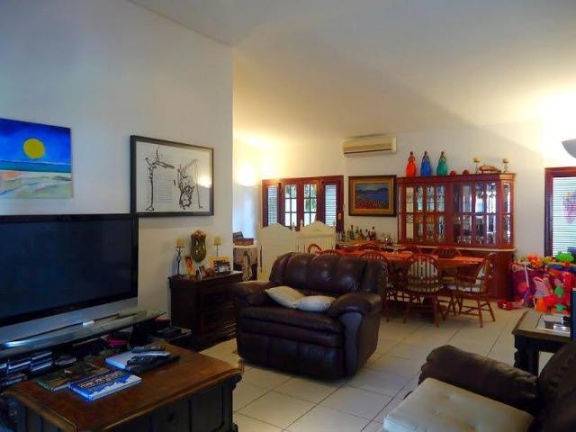 Casa plana em condomínio na Lagoa Redonda com 200m, 3 suítes e Piscina - Foto 7