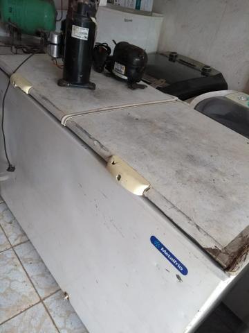 Vendo freezer por 350