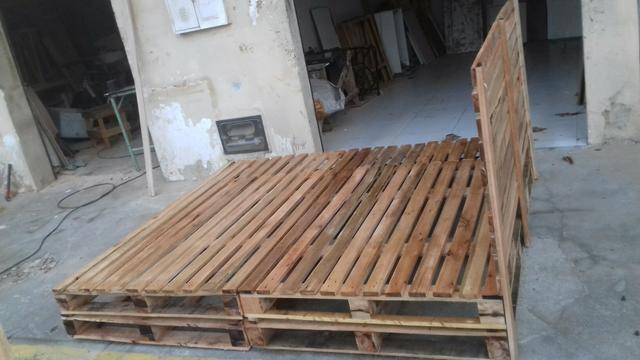 Cama feita com paletes - Foto 3