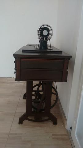 Máquina de costura antiga - Foto 3