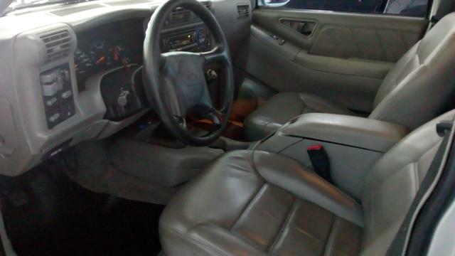 Blazer 4x4 2.5 turbo Diesel completa 99 inteira - Foto 2