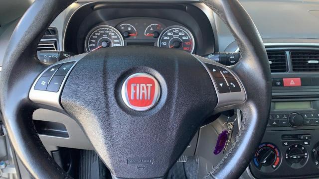Fiat Punto ESSENCE 1.6 FLEX 4P - Foto 17