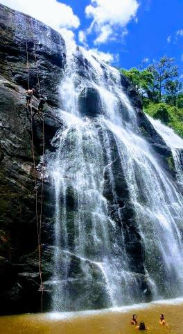 Fazendinha com cachoeira e casa, cena de cinema - Foto 4