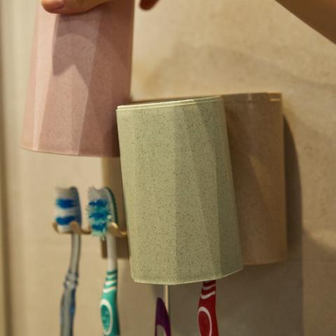 Dispenser para Creme Dental com Porta Escova de Dentes - Foto 4