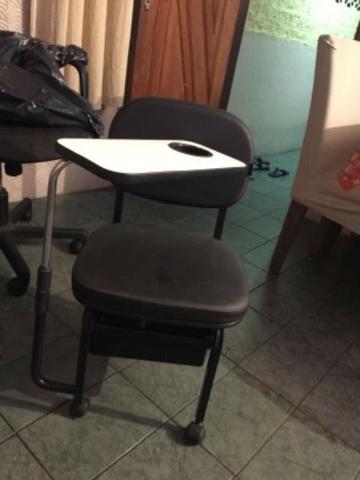 Cadeira de manicure com gavetinha