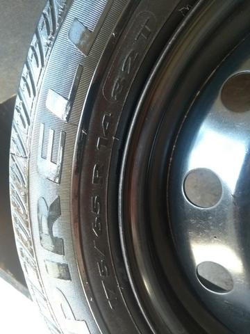 Vendo Estepe aro 14 (Roda + 3 Pneus) - Foto 3