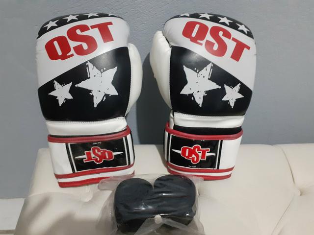 Luvas Boxing QST e faixas para mão