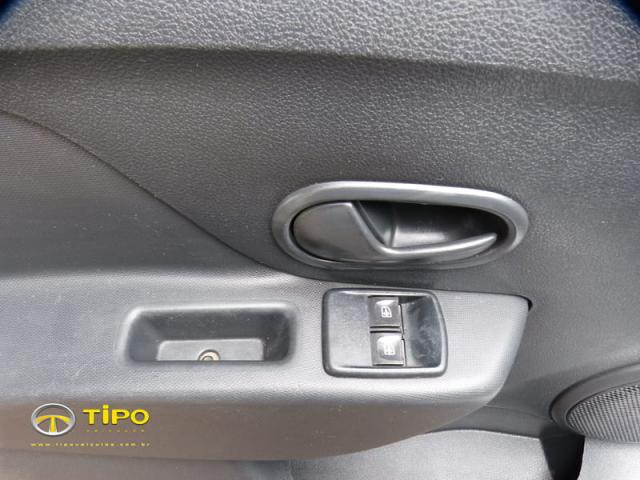 RENAULT SANDERO AUTHENTIQUE 1.0 2015 - Foto 15