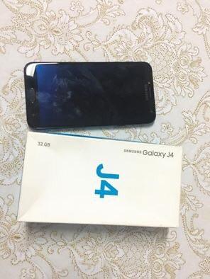 PARA VENDER HOJE !! Celular J4 32gigas+ 16gigas(cartão de memória) - Foto 3