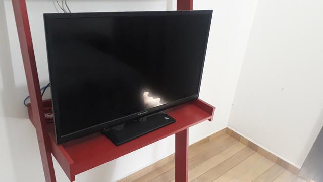 TV buster 32"