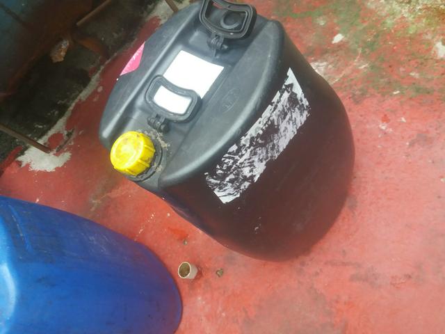 Vendo galões 50 l - Foto 3