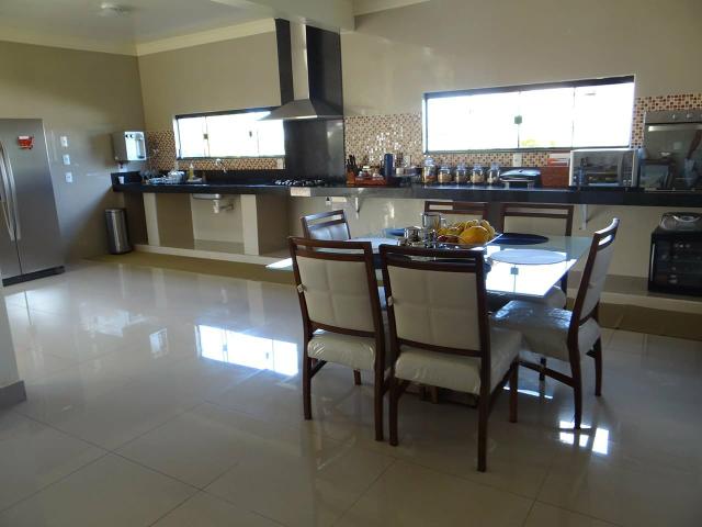 Arniqueiras QD 04 Casa 4 qts 3 suítes lazer lote 2.287m pode dividir em vários lotes - Foto 9